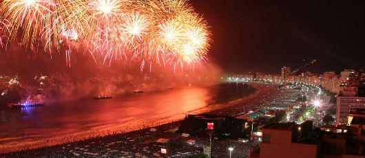 Réveillon de Copacabana celebra os Jogos Olímpicos e o centenário do samba
