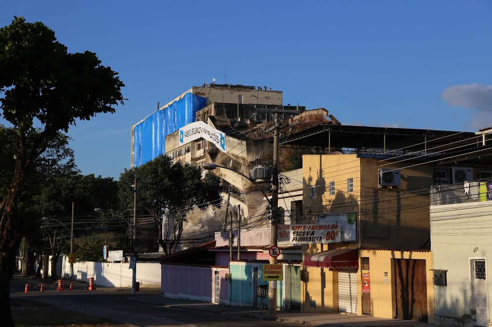 O prédio veio abaixo às 07:15 deste domingo (15/05) | Foto Prefeitura do Rio de Janeiro